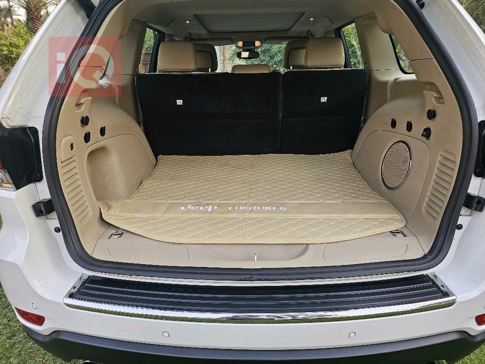 جیپ گراند شیرۆکی